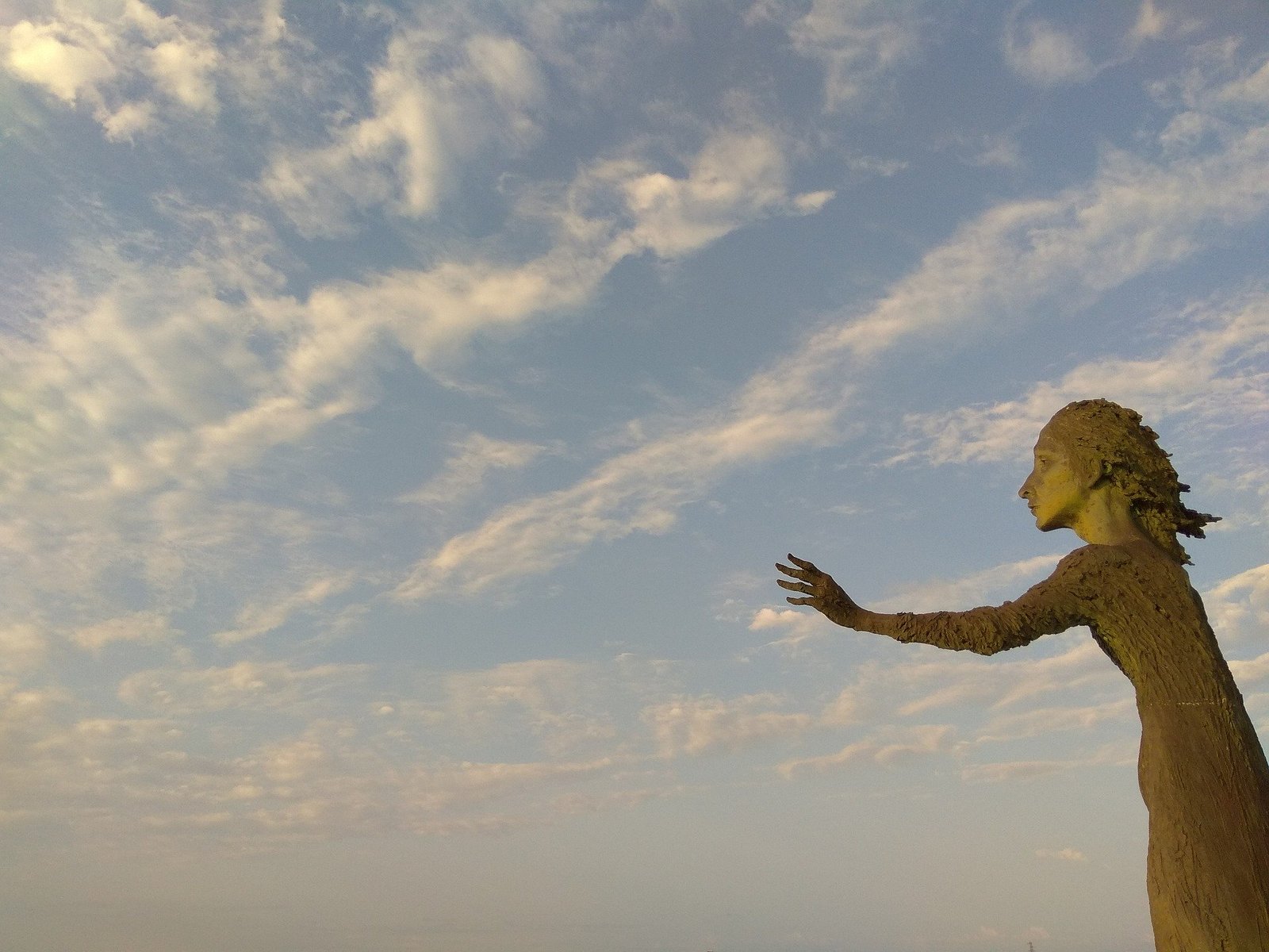 Statue 'Mother of Emigrant', Gijon