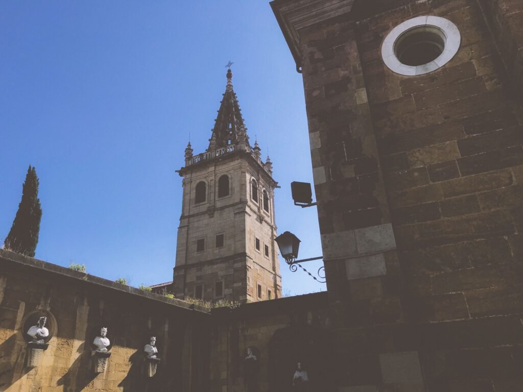 Garden of Oviedo’s cathedral